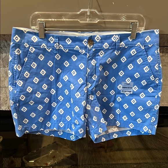 NWOT Old Navy Blue Patterned Women's Shorts size 12 - Picture 1 of 14